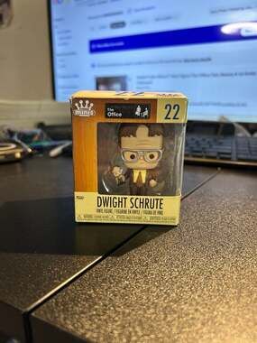 Funko Minis The Office Dwight Schrute Vinyl Figure #22
